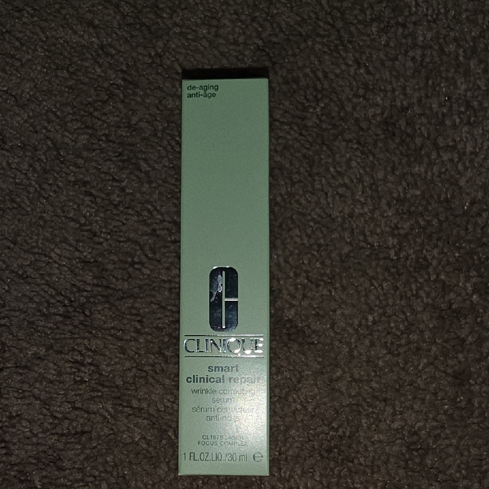Clinique Smart Clinical Repair Serum - Mint Green
